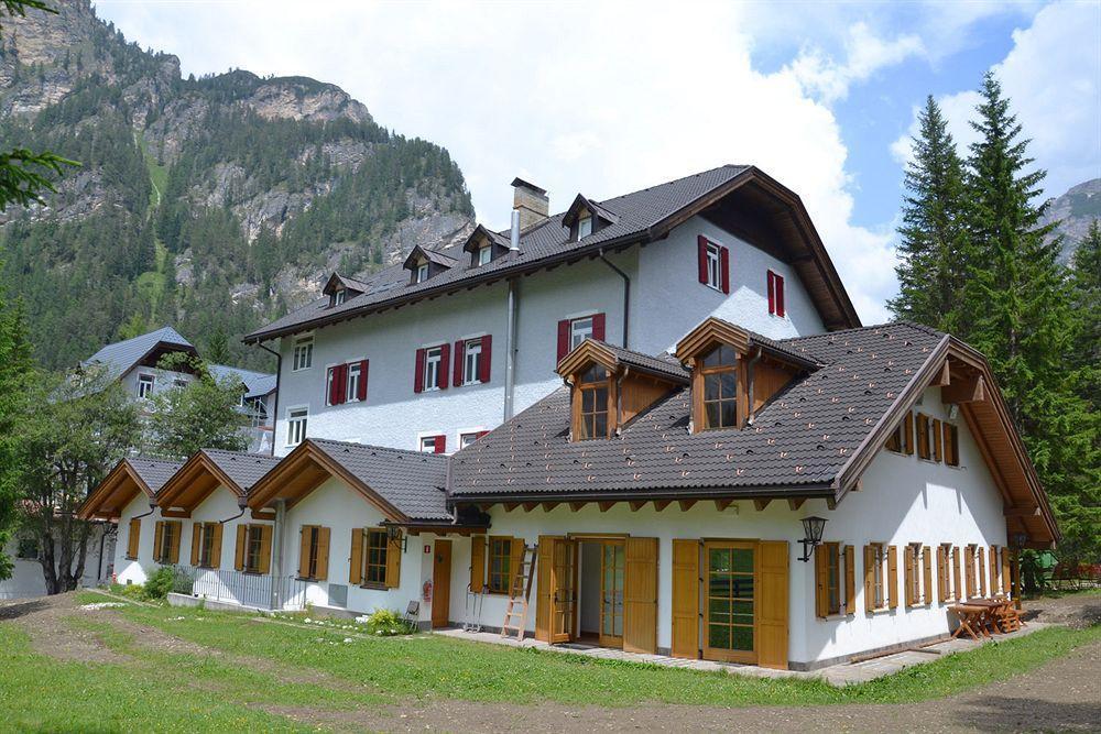 Hotel Croda Rossa Карбонин Екстериор снимка