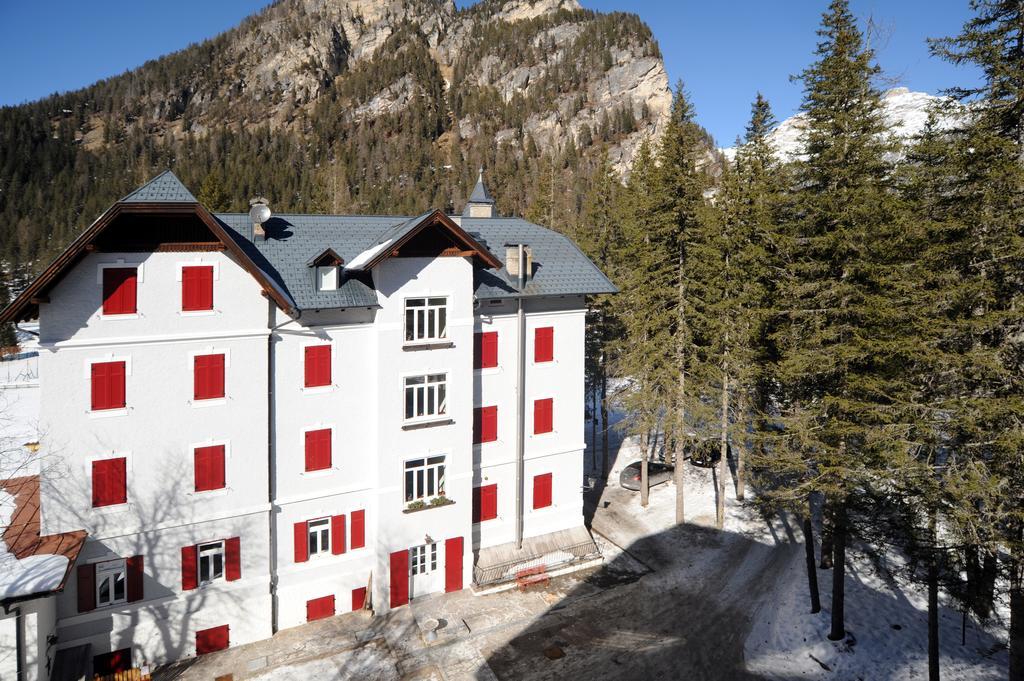 Hotel Croda Rossa Карбонин Екстериор снимка