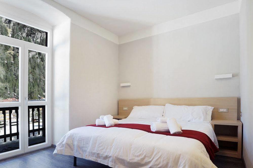 Hotel Croda Rossa Карбонин Екстериор снимка